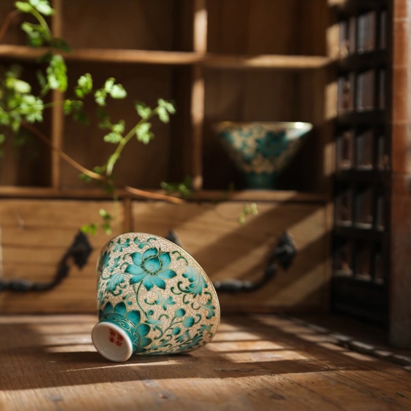 掐丝珐琅彩斗笠杯