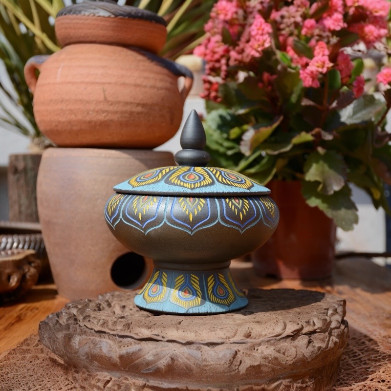 傣陶慢轮制作手工彩雕储物罐