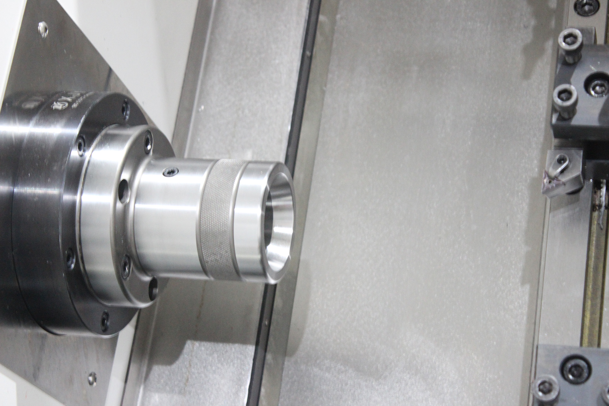 C-40P Slant-bed gang-type lathe with linear guide