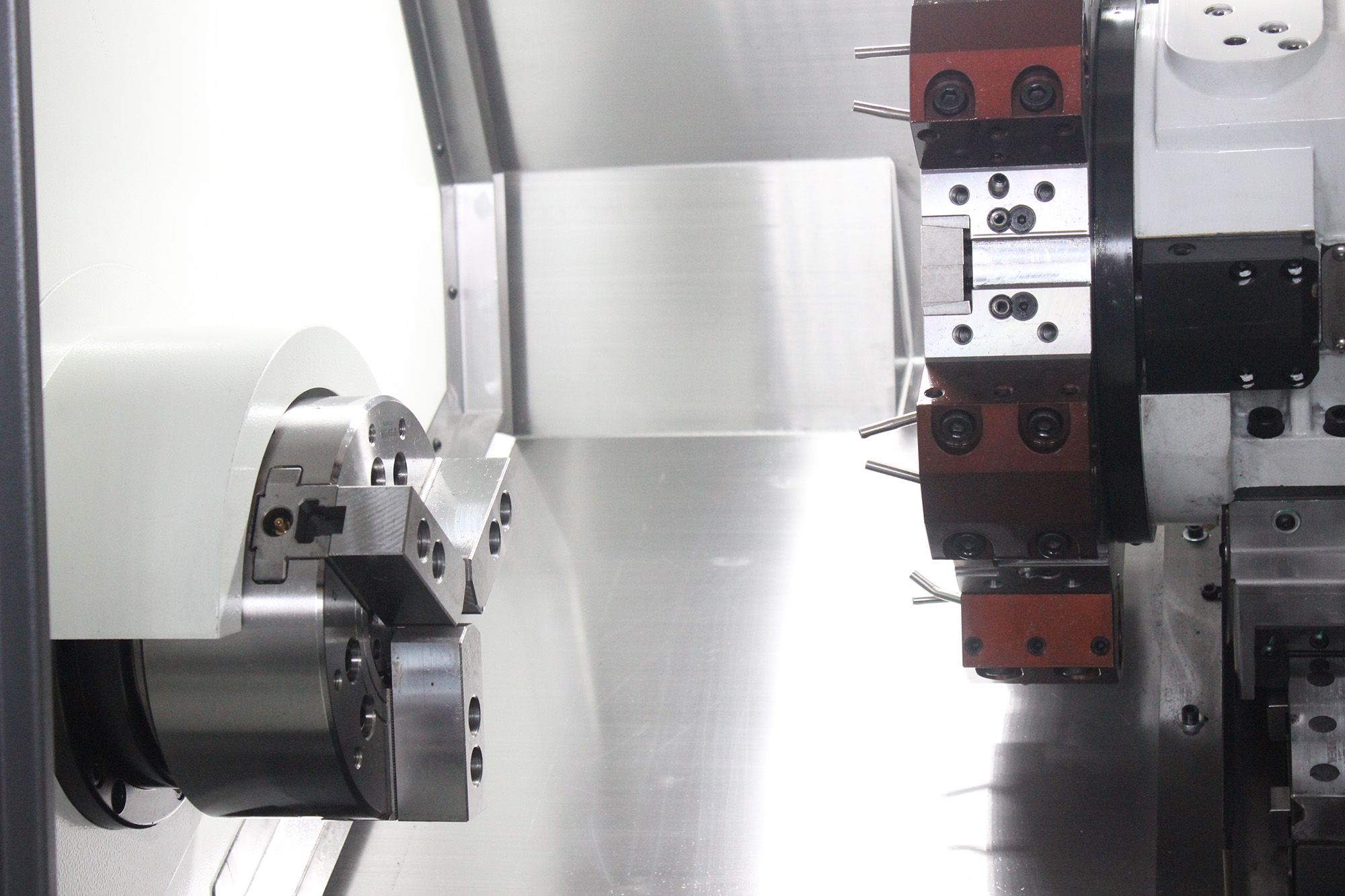 CD-40W Slant-bed lathe with high-low guide turret and tailstock