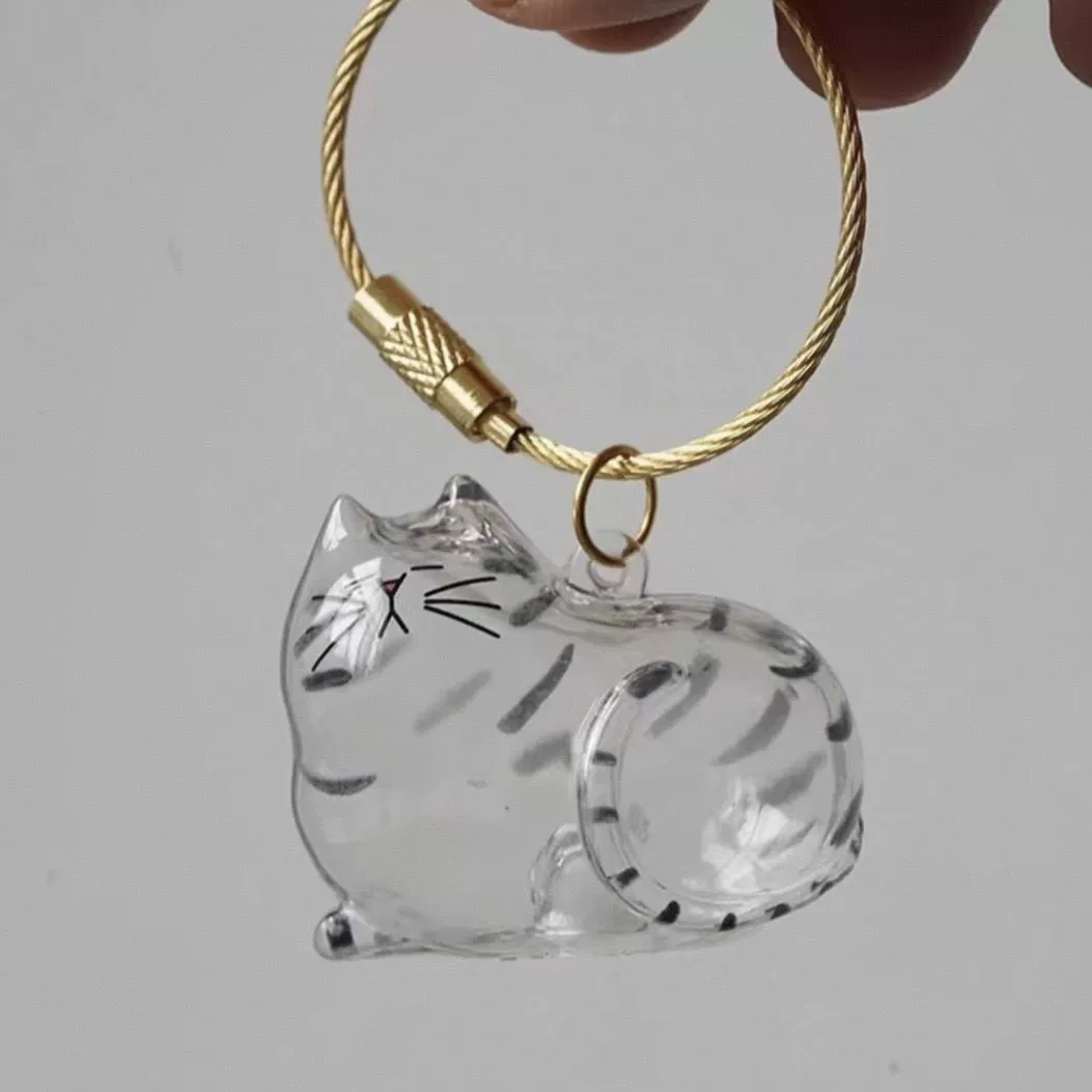 ネコちゃんの小さな宝物ボール