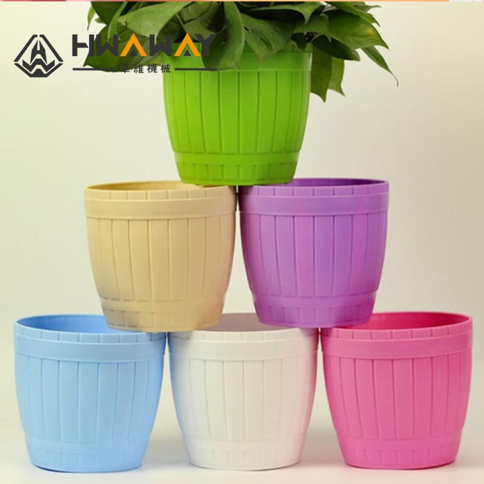 Plastic flowerpot