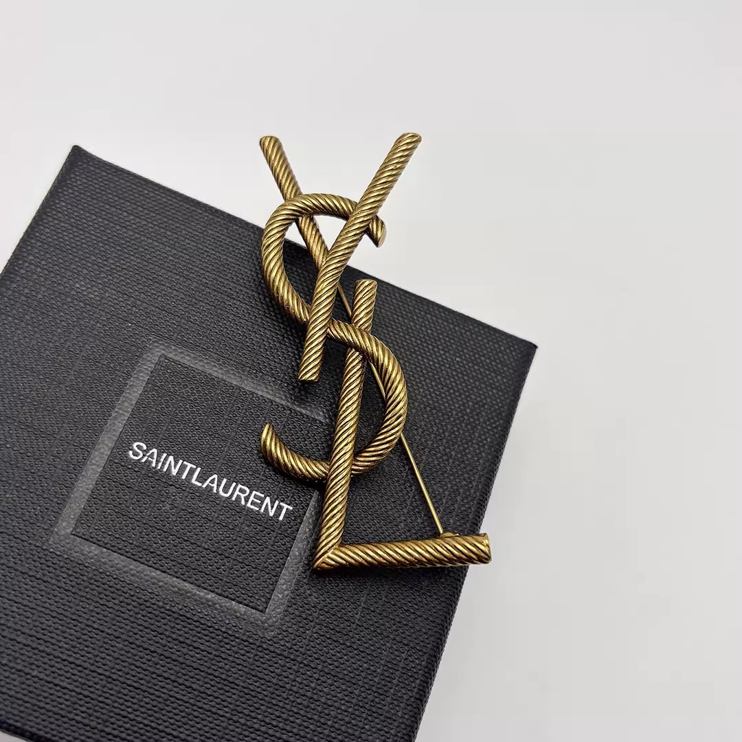 YSLThreaded Medieval Brooch 70*35mm