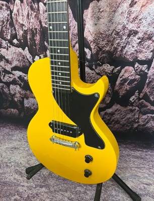 Factory customization electric guitar junior yellow color solid body hot sale