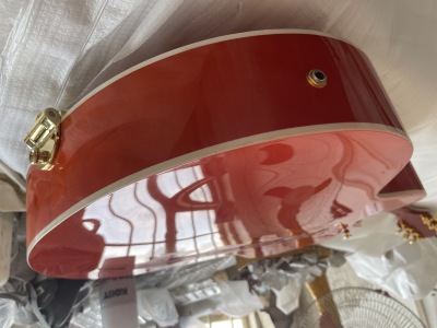 Top Red Double F Hollowbody Jazz Electric Guitar, Large Tremolo System Guitar