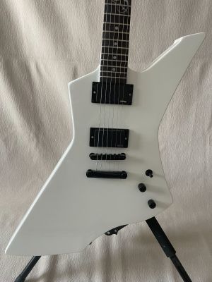 Snakebyte Electric Guitar Active Pickups White Mahogany Body RosewoodFingerboard