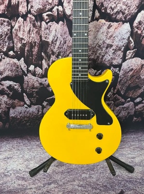 Factory customization electric guitar junior yellow color solid body hot sale