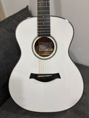614CE Acoustic Electric Guitar With Pickup 20 Frets Solid Spruce Top Mahogany Neck