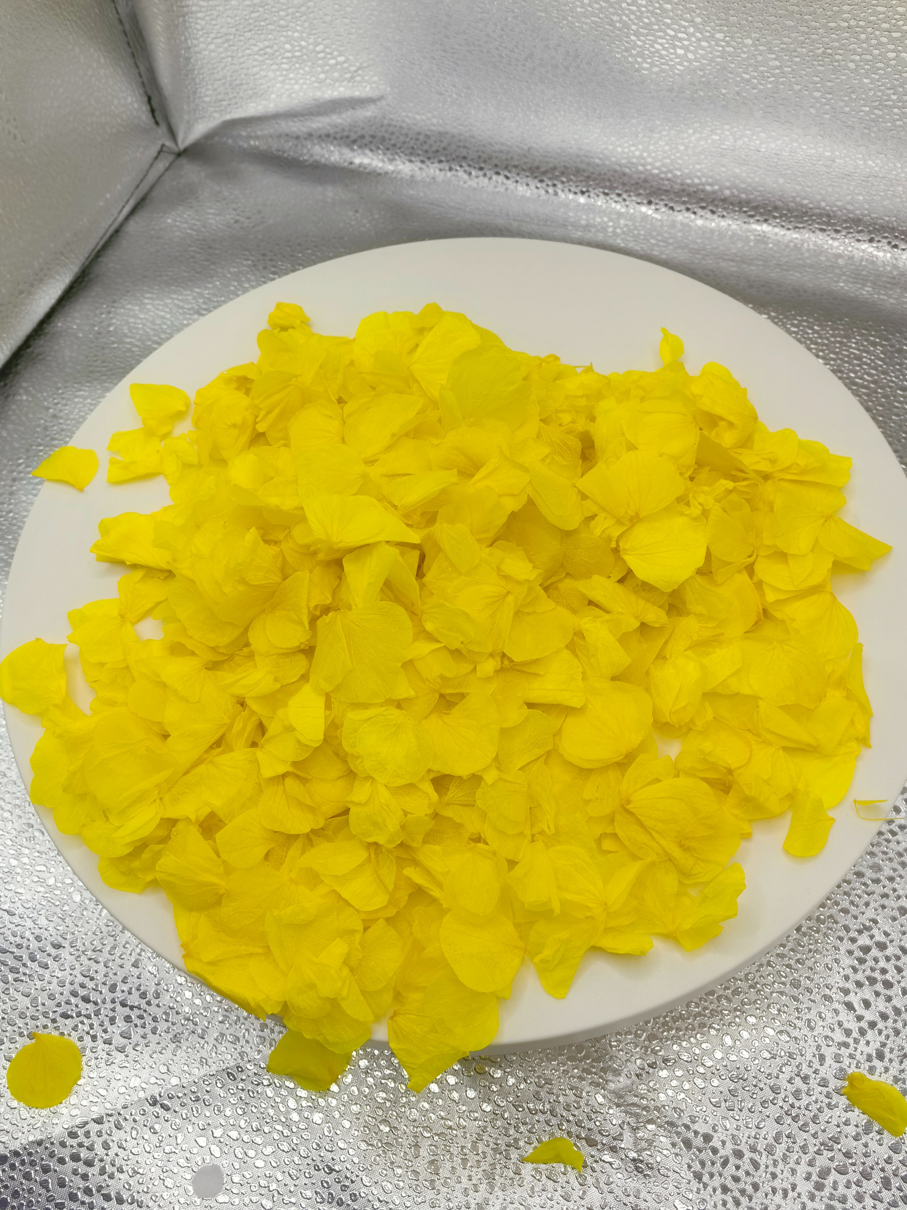 Large leaf embroidered ball yellow
